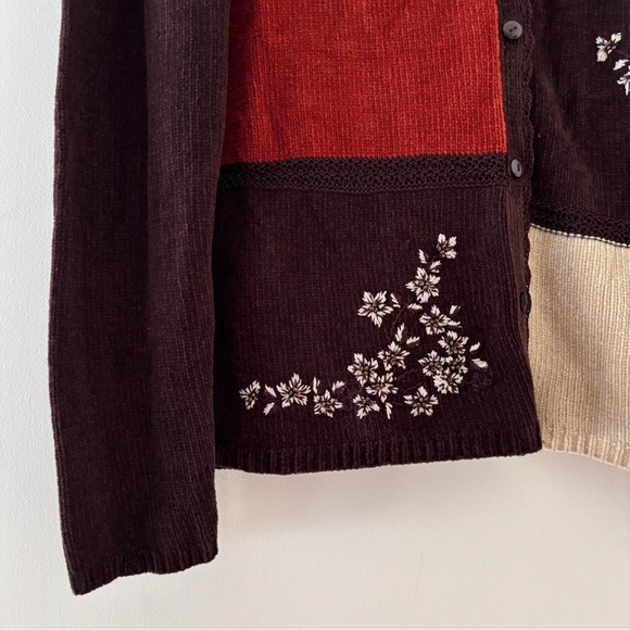 Colorblock Floral Embroidered Sweater - Picture 5 of 6